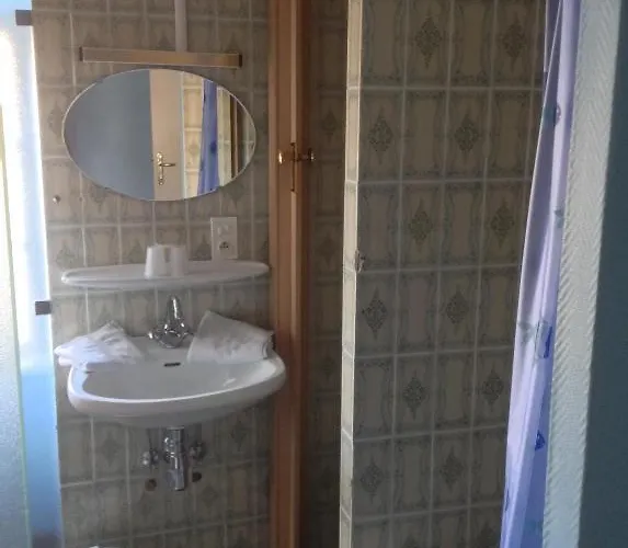 Hotel Restaurant Zum Schnogaloch 2*